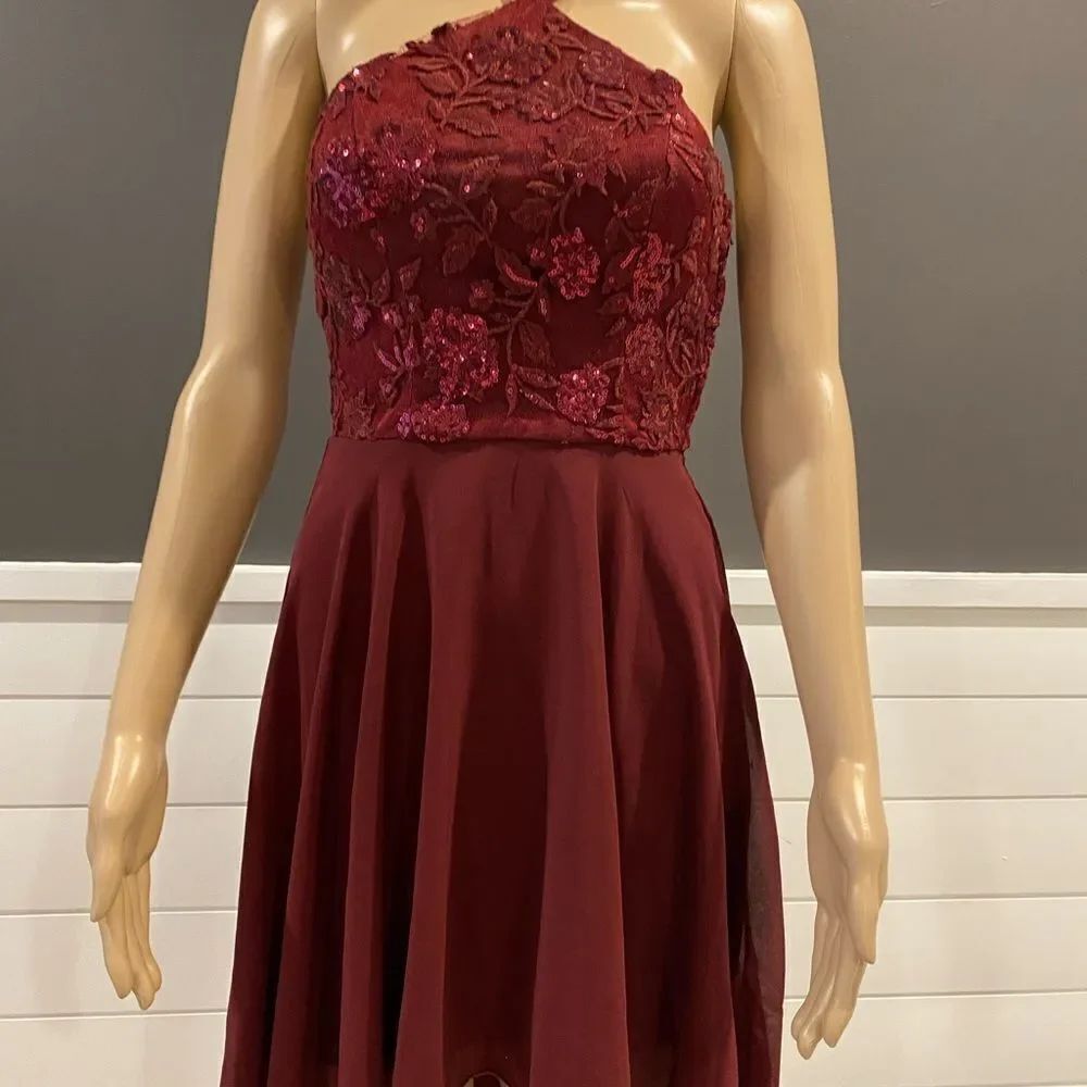 SPEECHLESS DRESSED - Picture 4 of 6